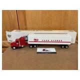 Ertl Hy Vee Kenworth Cab with Trailer