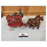 Cast iron horse drawn circus wagon / not complete