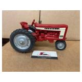 Ertl McCormick Farmall 806