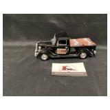 Kent feeds die cast truck