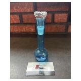 Bud vase with topper