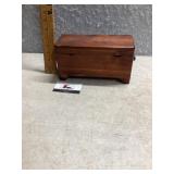 Cedar jewelry hanky box