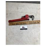 Pipe wrench