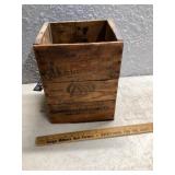 Quaker State oil box