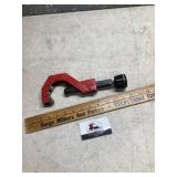 Pipe cutter