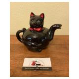 Ceramic black cat teapot