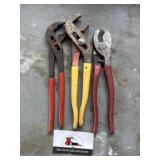 Pliers