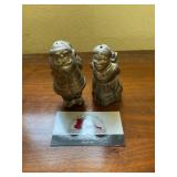 Santa and Mrs Claus salt and pepper shakers