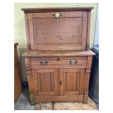 Secretary / 2 sections