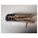 Wire crimper