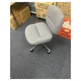 Room  one E office chair