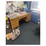 Oak l like teachers desk, contents not included,