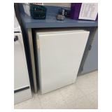 Storm fridge 21 1/2 x 23 1/2 x 33 tall