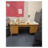 Threat teachers desk 60 x 30 contents not