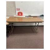 Folding table 30 x 60 content included