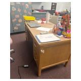 Teachers desk 30 x 60 contents not included,