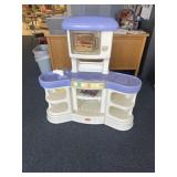 Little tykes kitchen contents not included