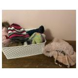 Tote of hat and gloves