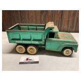 Structo dump Truck
