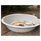 Enamel tub