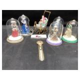 Figurines