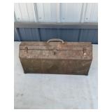 Metal Toolbox w miscellaneous tools