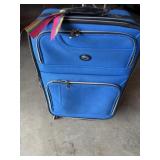 Rolling suitcase