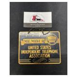 Independent telephone member plaque