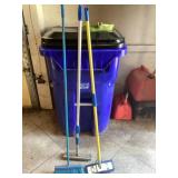 Assorted cleaning items