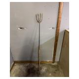 vintage metal frog gig or primitive fishing spear
