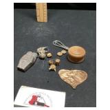 Travel trinkets