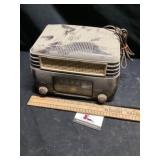 Vintage a.m. radio untested