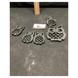 Iron owl trivets