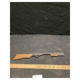 Vintage wyandotte pop gun