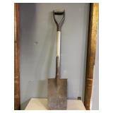Garden shovel