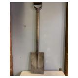 Garden shovel