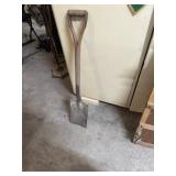 Flat shovel