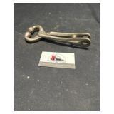 Bull  ring nostril clamp lead