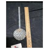 Enamel strainer