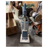 Hoover heavy duty self-propelled vacuum works as