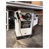 220 Delta Uni saw 10 Inches tilting Arbor saw