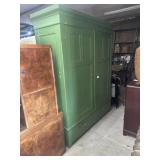 Shipped from Germany in 1936 shrank cabinet 63