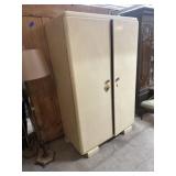 White cabinet knockdown bring help to load
