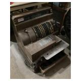 Vintage cash register, bring help to load w