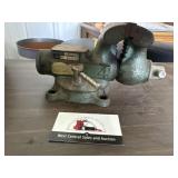 Bench vise