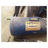Mobile air tank