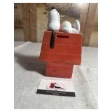 Plastic Snoopy bank