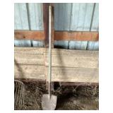Sand shovel