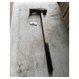 Tire bead, breaking mall