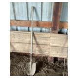 Sand shovel